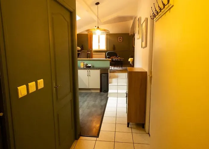 Bel Appartement, Parking Selon Dispo